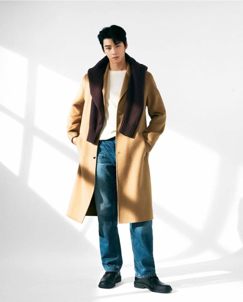 Cha Eun Woo (instagram.com/eunwo.o_c)