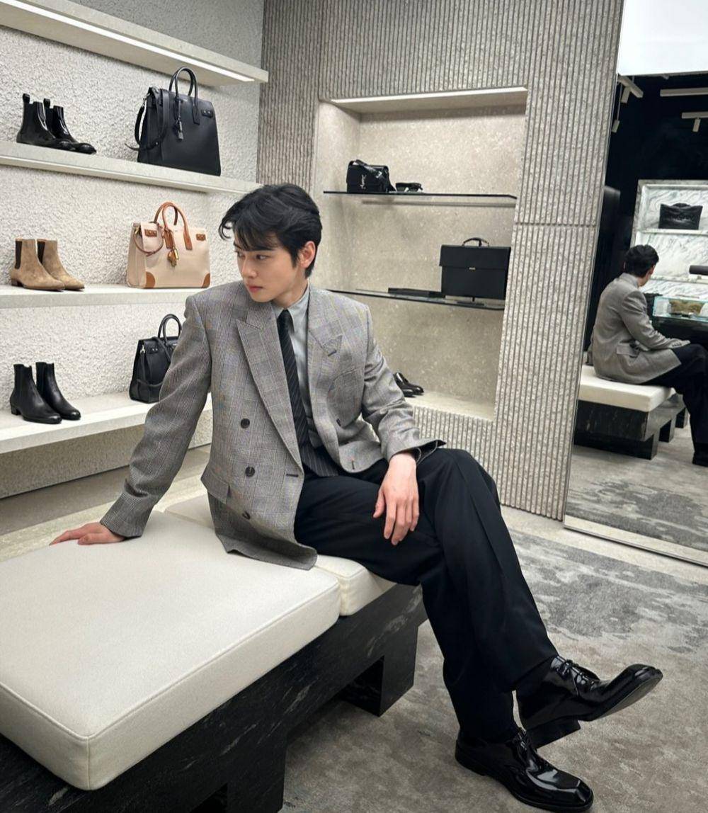 Cha Eun Woo (instagram.com/eunwo.o_c)