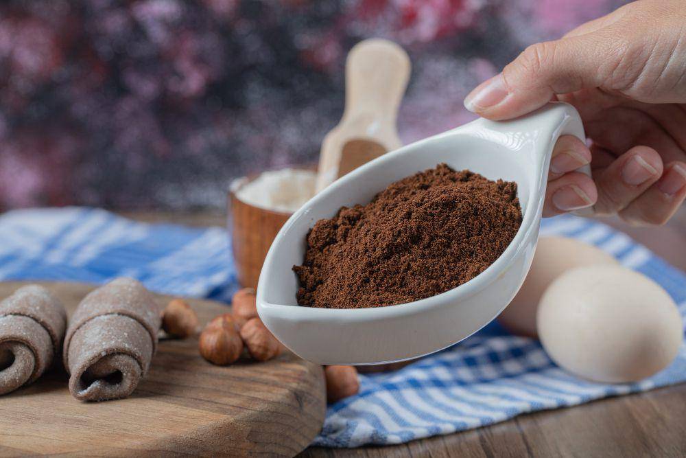 ilustrasi bahan membuat brownies mini panggang isi cokelat keju (freepik.com/azerbaijan_stockers)