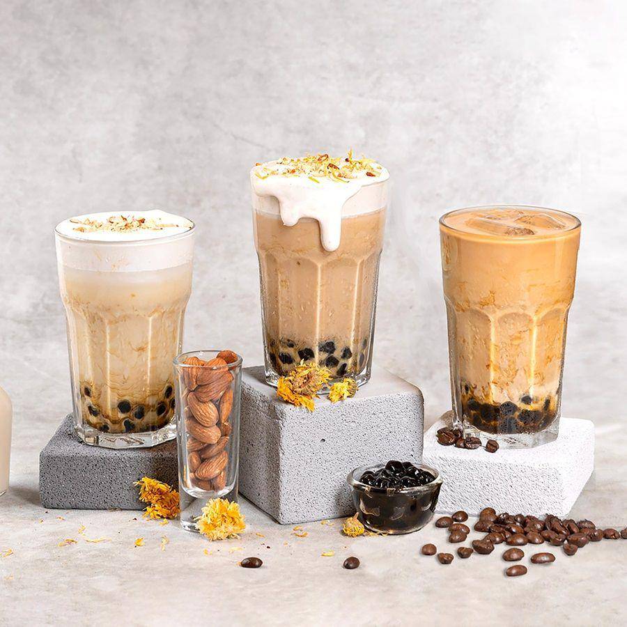 Potret menu Earl Grey Boba, Brown Sugar Boba, Es Kopi Susu Abang Max Boba di Burgreens (Dok. Burgreens)