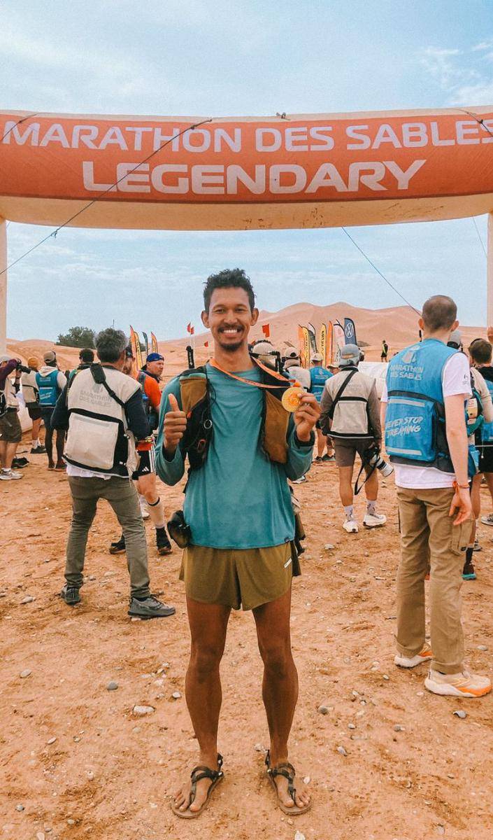 Potret Diego adik Andien Aisyah Berhasil Marathon di Gurun Sahara (Dok. Pribadi Diego Yanuar)