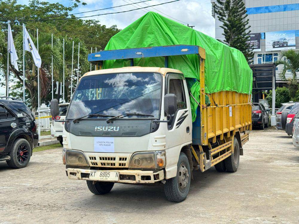 Selain melalui jalur darat, distribusi logistik PSU Pilkada Kukar juga akan menggunakan perahu untuk daerah tertentu. (Dok. Istimewa)