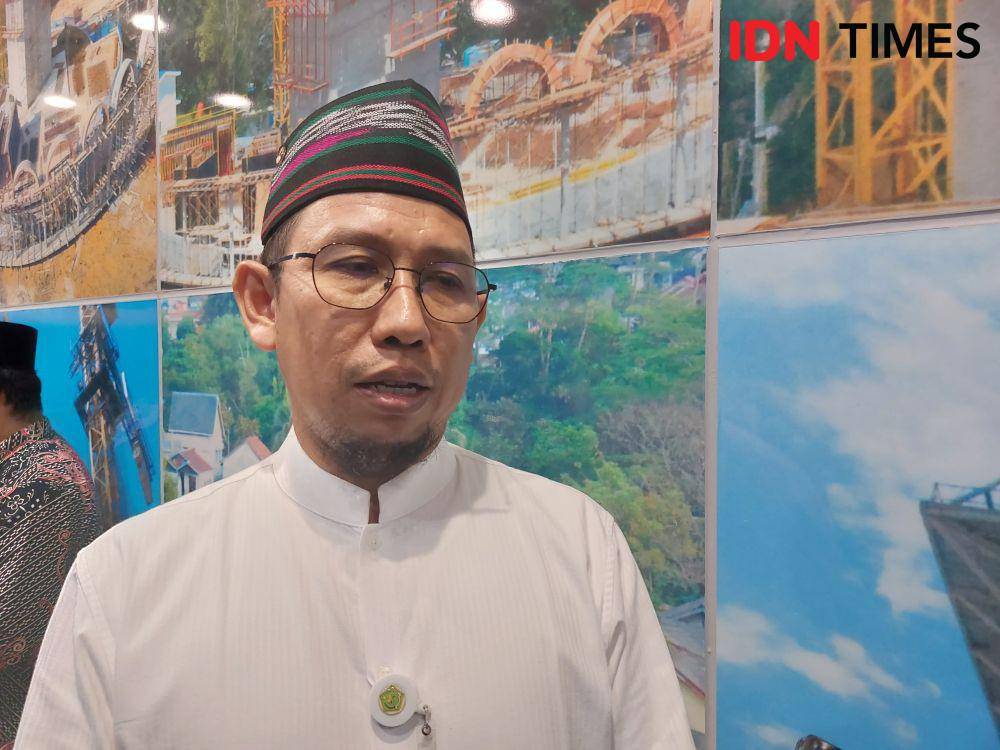Kepala Kantor Kemenag Balikpapan, Masrivani, mengatakan, hingga 16 April 2025 sudah ada 511 calon jemaah haji yang melakukan pelunasan. (IDN Times/Erik Alfian)