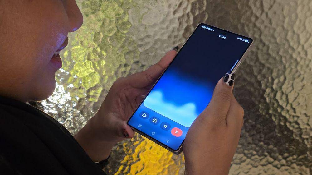 Gemini Live di Galaxy S25 Series (IDN Times/Fatkhur Rozi)