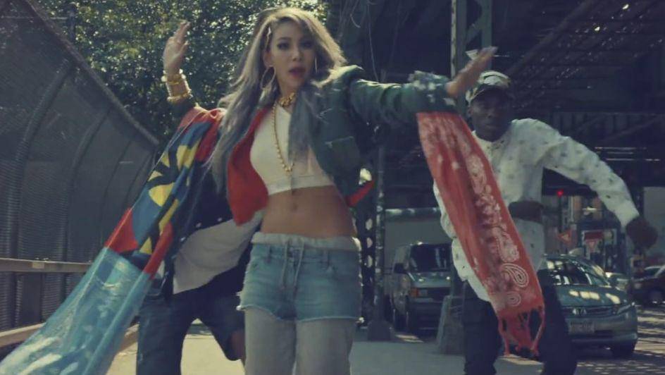 cuplikan MV LIFTED milik CL 2NE1 (youtube.com/chaelincl)