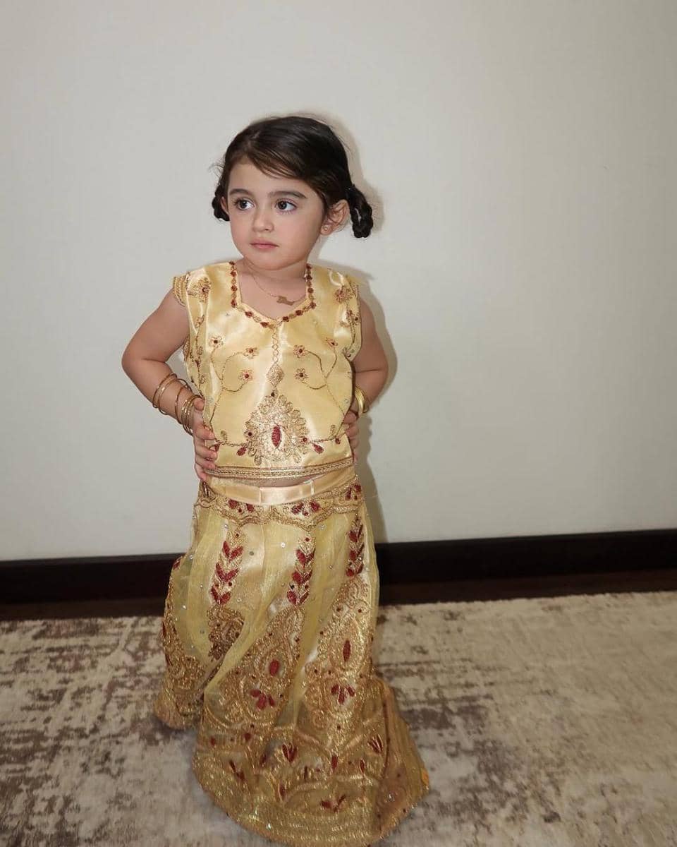 potret ide OOTD ala Guzel anak Ali Syakieb dan Margin Wieheerm