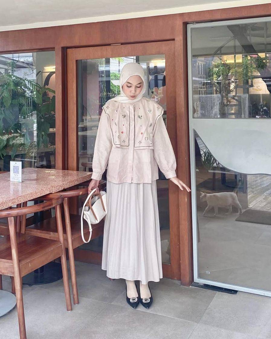 potret ide OOTD nuansa earth tone favoritnya cewek bumi ala Nasya Rahmanda (instagram.com/nasya_rhmd)