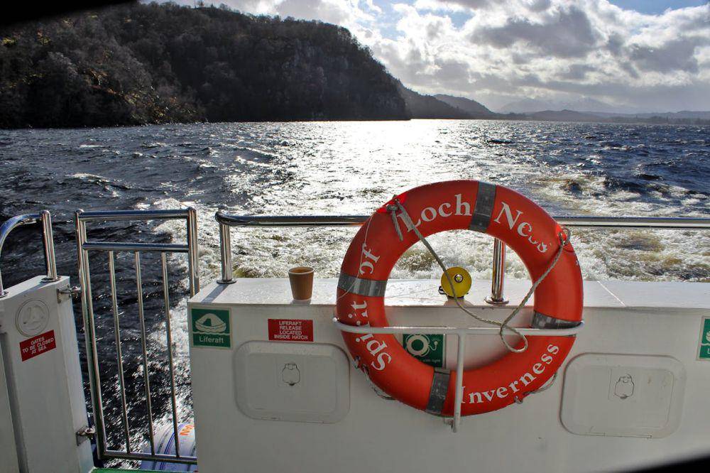 ilustrasi danau Loch Ness (pexels.com/JOHNY REBEL, the Explorer Panda)