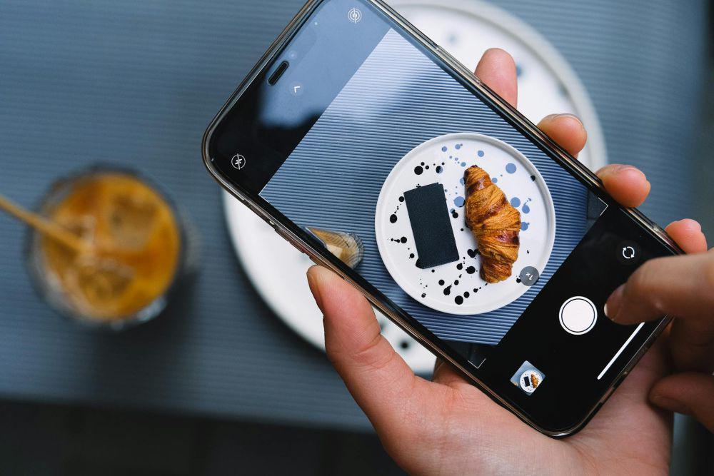 5 Alasan Orang Suka Foto Makanan Sebelum Menyantapnya