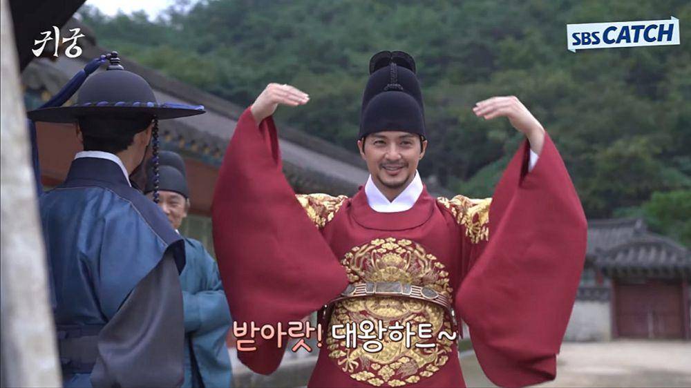 momen syuting perdana drama The Haunted Palace (dok. YouTube/ SBS Catch)