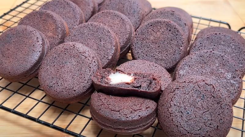 Resep Brownies Mini Panggang Isi Cokelat Keju yang Lumer