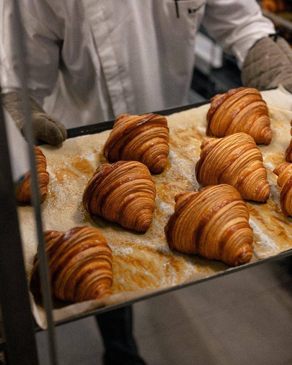 croissant khas Knots (instagram.com/knothingnew)