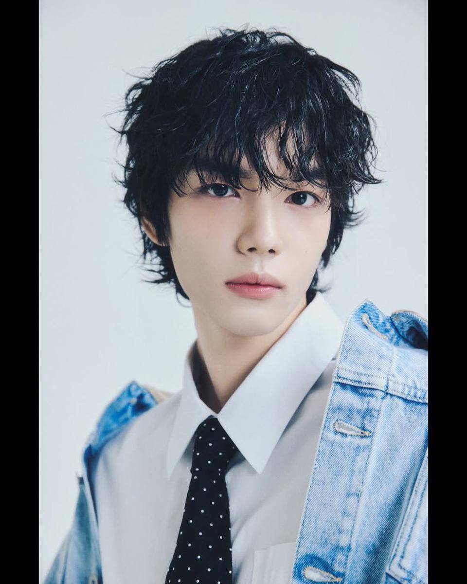 HAMIN SMTR25 United Ver (instagram.com/smtr25_official)