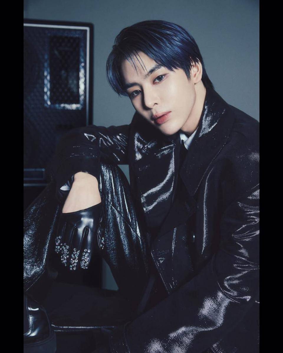 HANBI SMTR25 United Ver (instagram.com/smtr25_official)