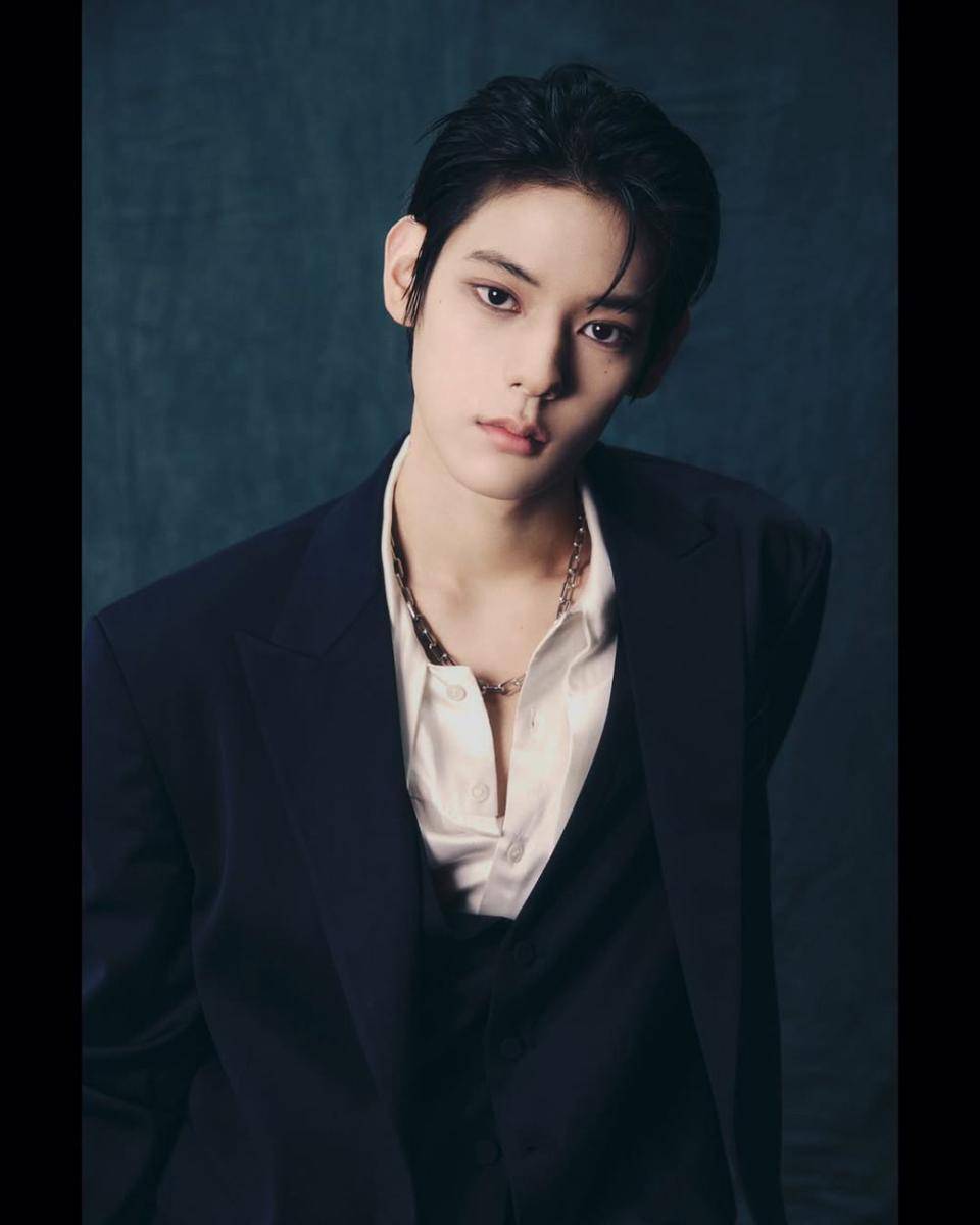 NICHOLAS SMTR25 United Ver (instagram.com/smtr25_official)