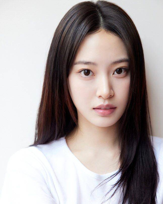 Zoa (instagram.com/keyeastofficial)
