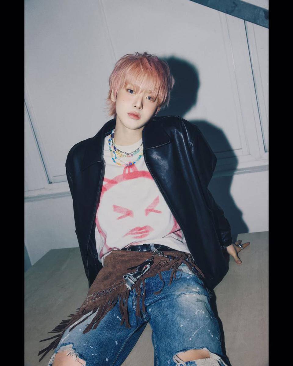 HYUNJUN SMTR25 United Ver (instagram.com/smtr25_official)