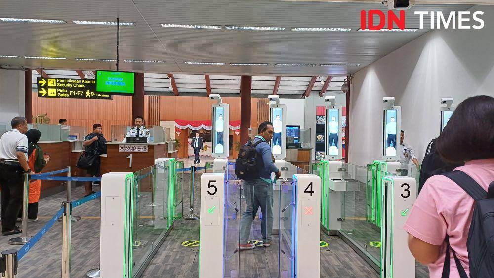 Potret autogate di Bandara Soekarno-Hatta, Tangerang, Banten (IDN Times/Dhiya Awlia Azzahra)
