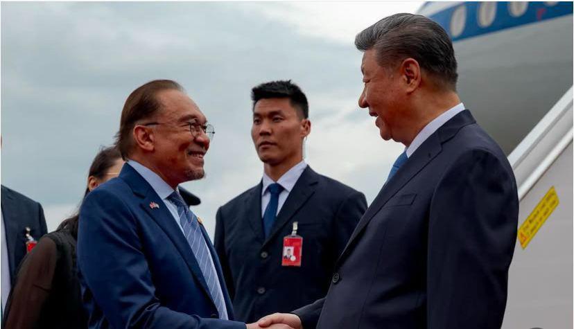 Presiden China Xi Jinping tiba di Malaysia. (Instagram/@anwaribrahim_my)