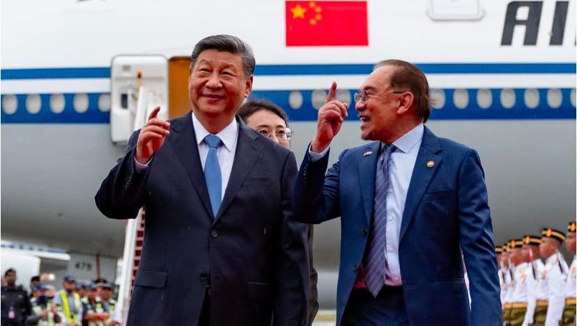 Presiden China Xi Jinping tiba di Malaysia. (Instagram/@anwaribrahim_my)