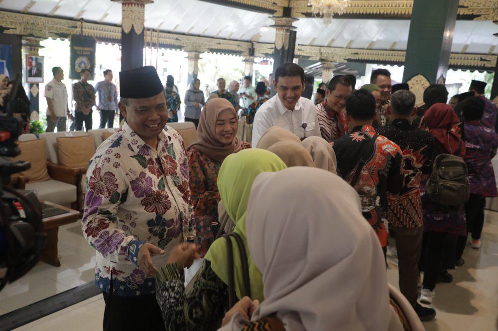 Syawalan paguyuban lurah dan pamong kalurahan se-Kabupaten Sleman, di Pendopo Parasamya Kabupaten Sleman, Rabu (16/4/2025). (Dok. Istimewa)