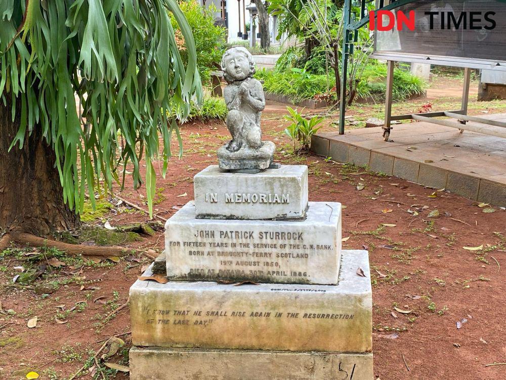 Salah satu batu nisan di Museum Taman Prasasti, Jakarta Pusat (Dok. Pribadi Daffa Ulhaq)