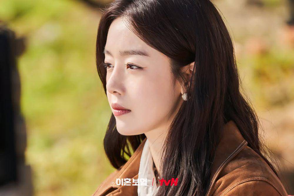 Still cut drama The Divorce Insurance (instagram.com/tvn_drama)