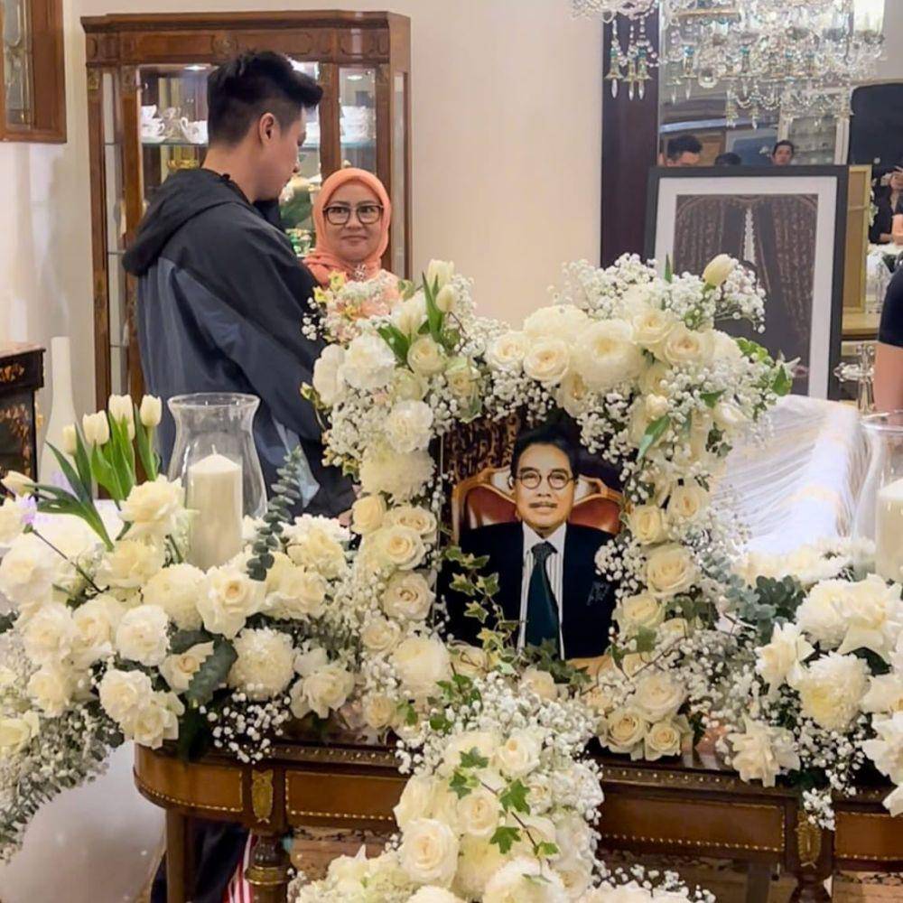 Baim Wong di rumah duka Hotma Sitompul (instagram.com/baimwong)