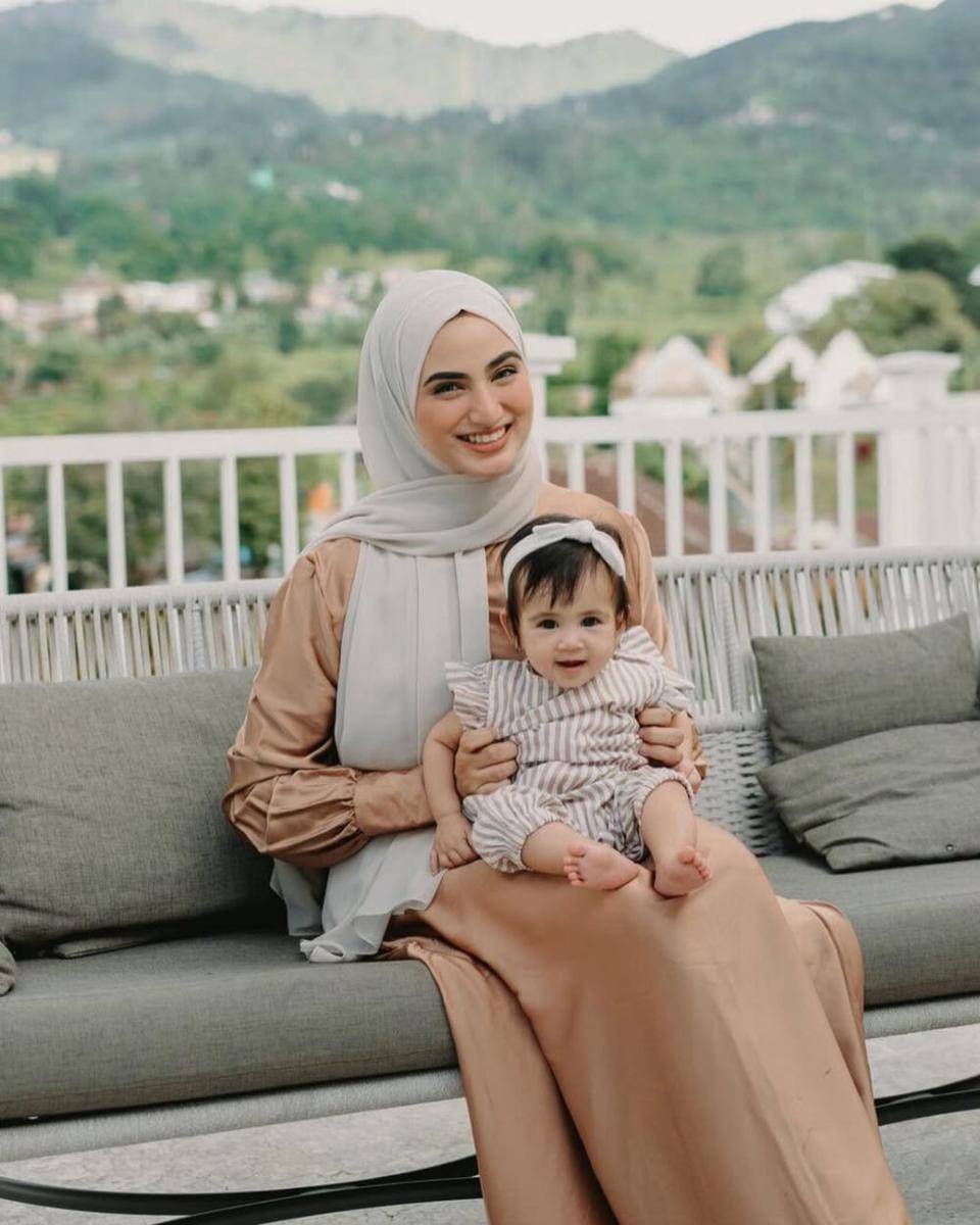 Padu padan outfit cokelat ala Munira Agile (instagram.com/miraagile)
