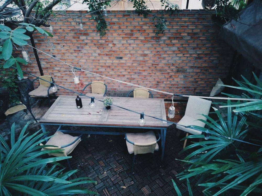ide menata backyard (pexels.com/Blank Space .)
