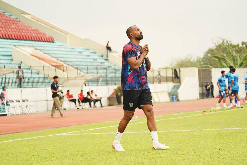 Thales Lira saat berlatih di tim Arema FC. (Instagram/thaleslira40)