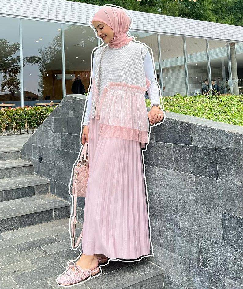 OOTD hijab nuansa pink ala Nabila Ishma (instagram.com/nabilaishma)