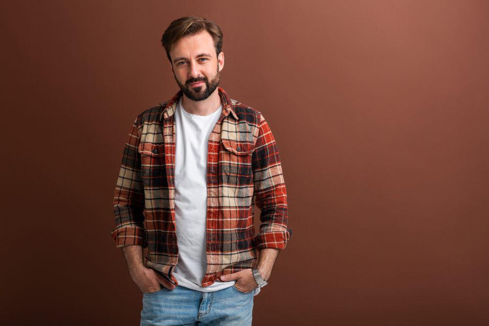 6 Warna yang Cocok dengan Outfit Warna Cokelat, Kalem dan Stylish!