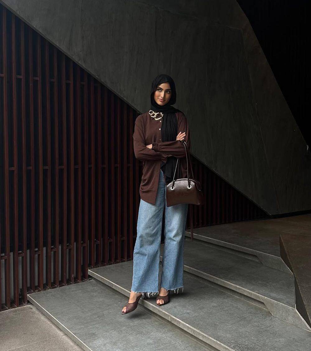 Padu padan outfit cokelat ala Munira Agile (instagram.com/miraagile)