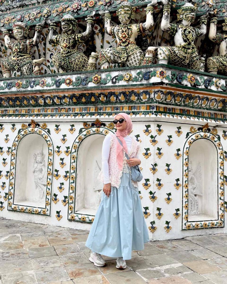 OOTD hijab nuansa pink ala Nabila Ishma (instagram.com/nabilaishma)