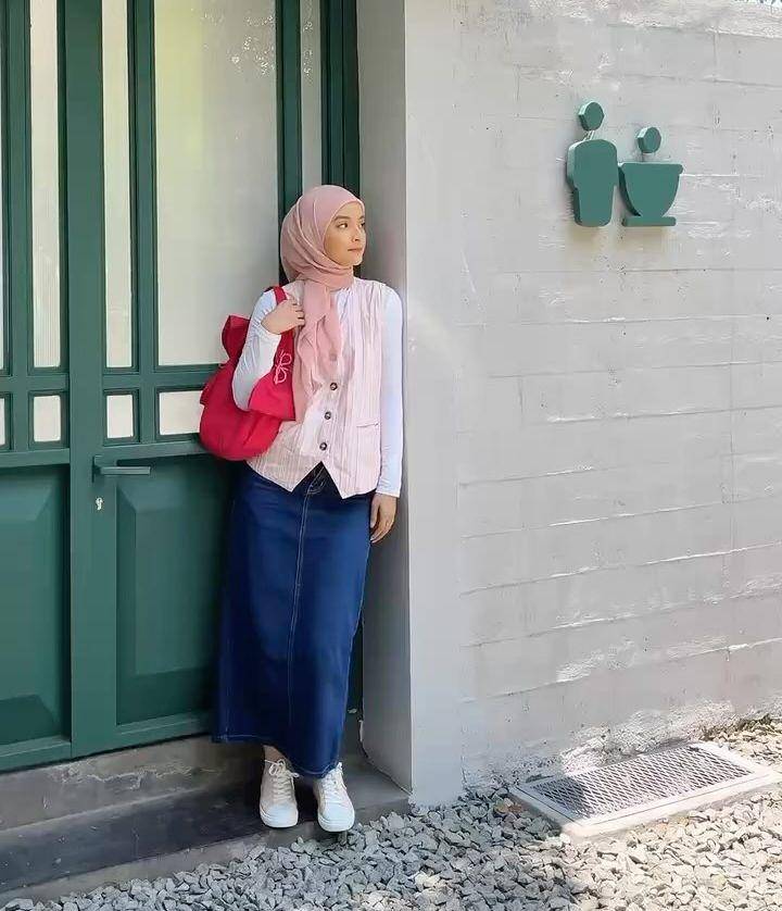 OOTD hijab nuansa pink ala Nabila Ishma (instagram.com/nabilaishma)