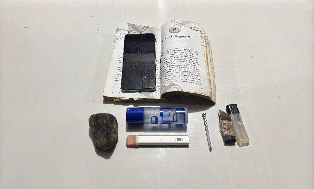 Barang bukti yang ditemukan di dalam kamar narapidana (Foto: Lapas Kelas IIA Padang)