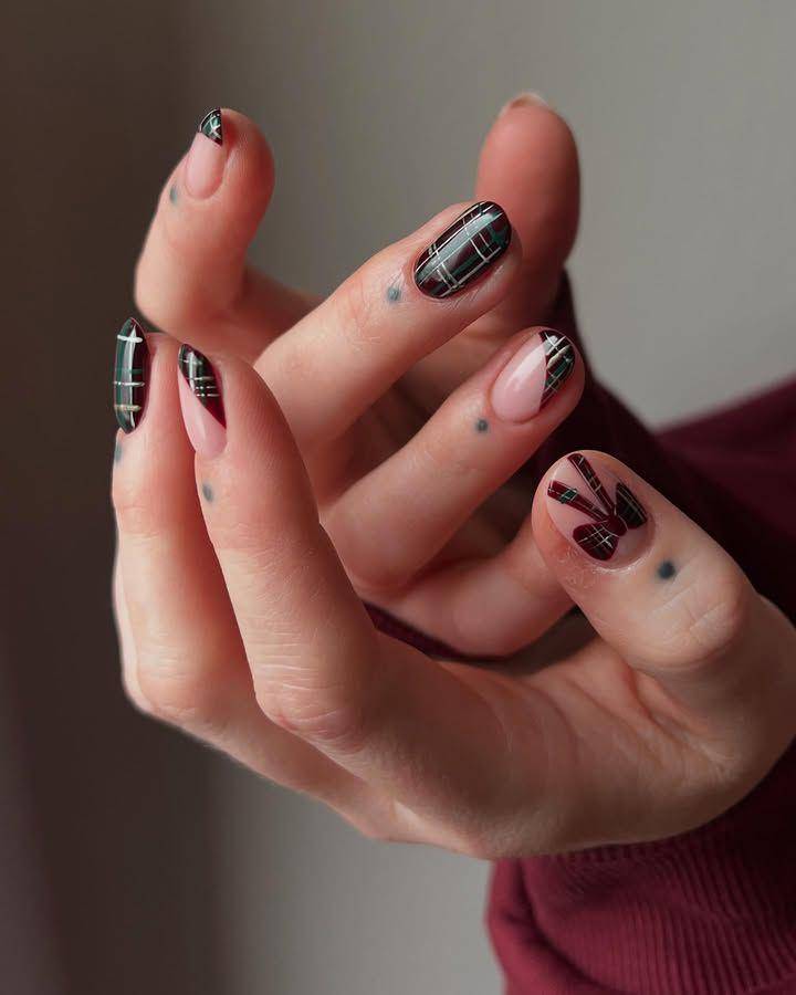 inspirasi squoval nail art (instagram.com/beautyworksbyamy)