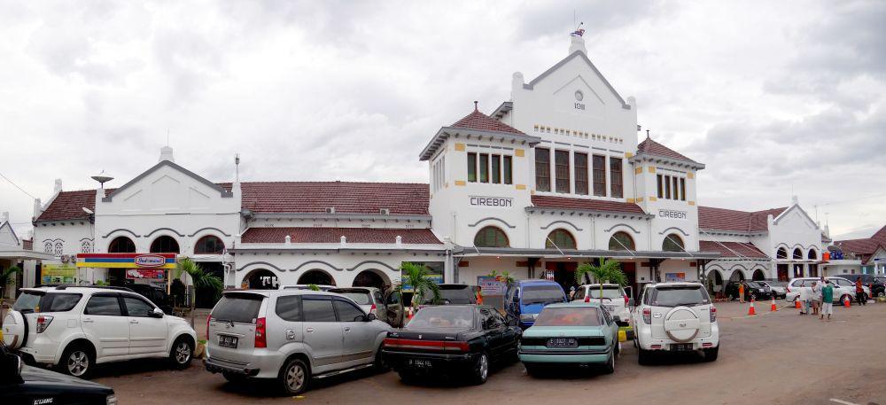 3 Tempat Makan Dekat Stasiun Cirebon yang Wajib Dicoba