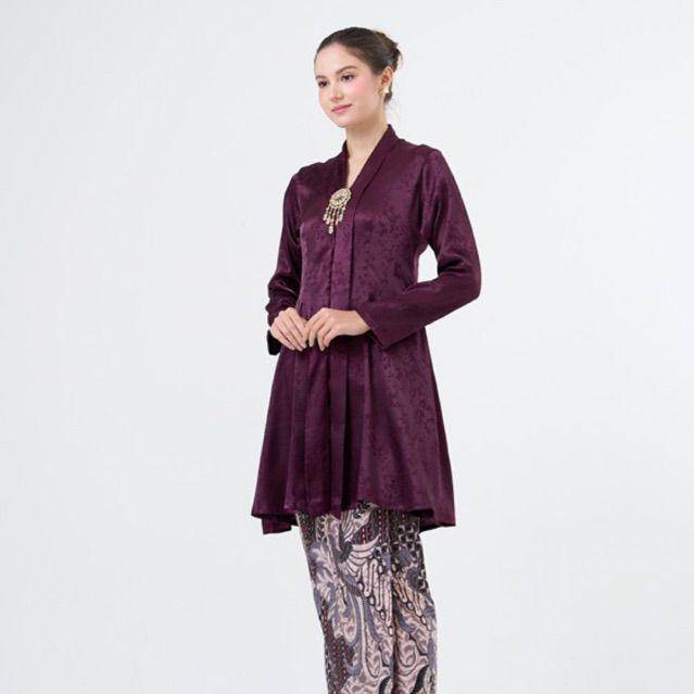 inspirasi model kebaya kartini kain polos (shopee.co.id/ribzicon)