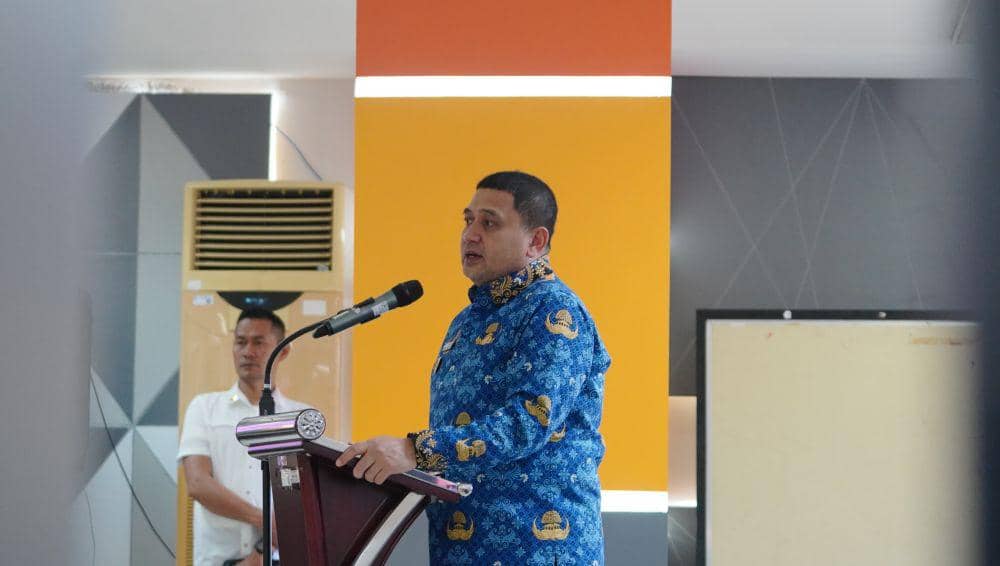 Wali Kota Makassar, Munafri Arifuddin, memberikan arahan sebelum pelaksanaan asesmen calon Sekda di Puslatbang KMP LAN RI, Kamis (17/4/2025). (Dok. Humas Pemkot Makassar)