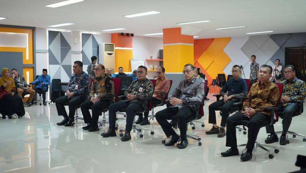 Para peserta seleksi terbuka calon Sekda Kota Makassar mengikuti tahapan asesmen di Puslatbang KMP LAN RI, Kamis (17/4/2025). (Dok. Humas Pemkot Makassar)