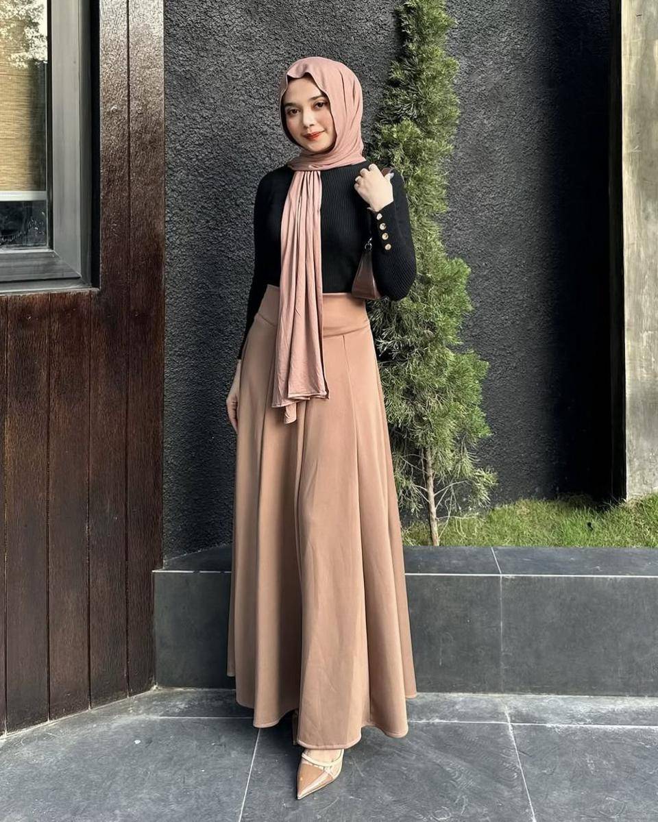 potret ide clean outfit yang elegan ala Yowanda Firdausi (instagram.com/ywndfrds)