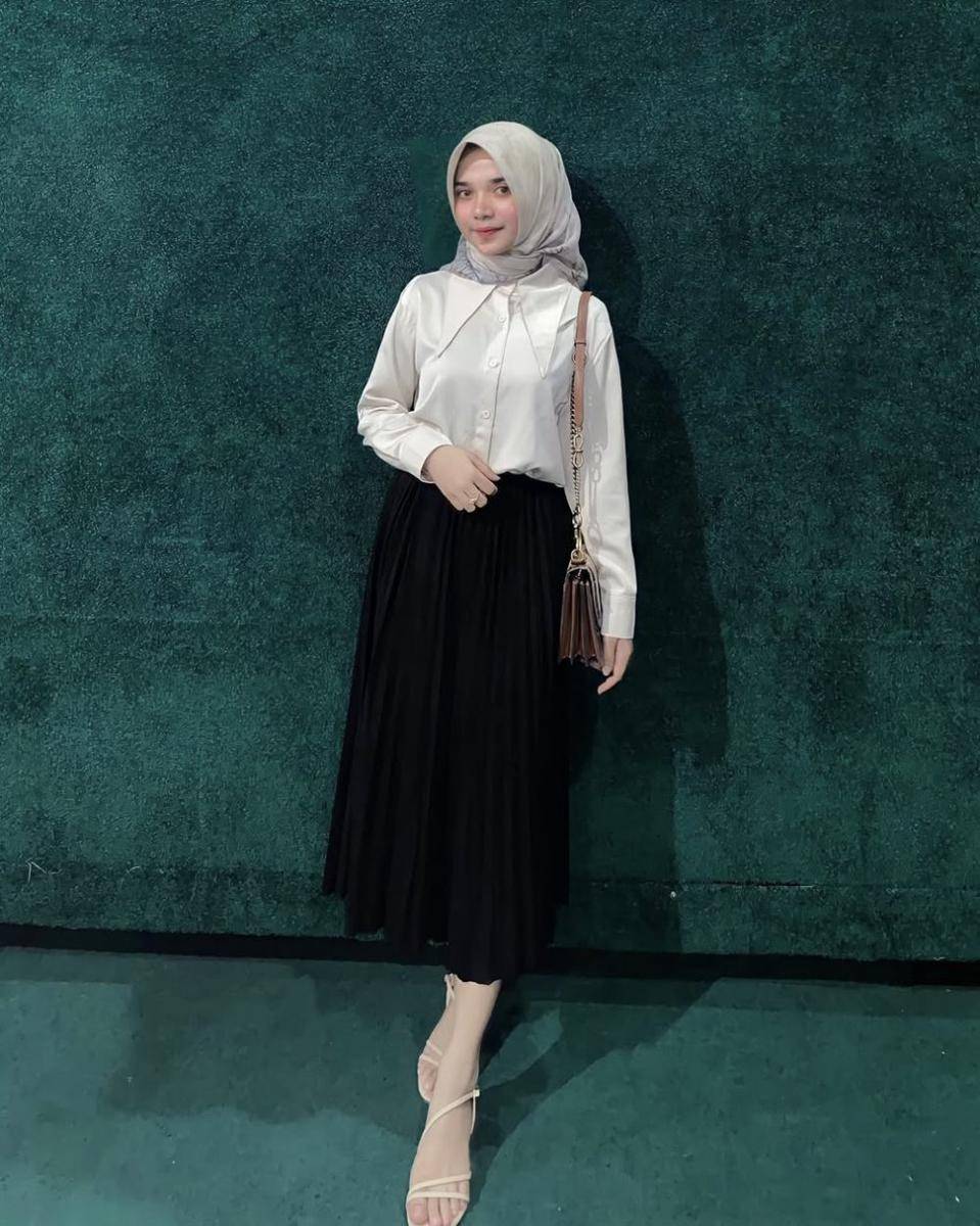 potret ide clean outfit yang elegan ala Yowanda Firdausi (instagram.com/ywndfrds)