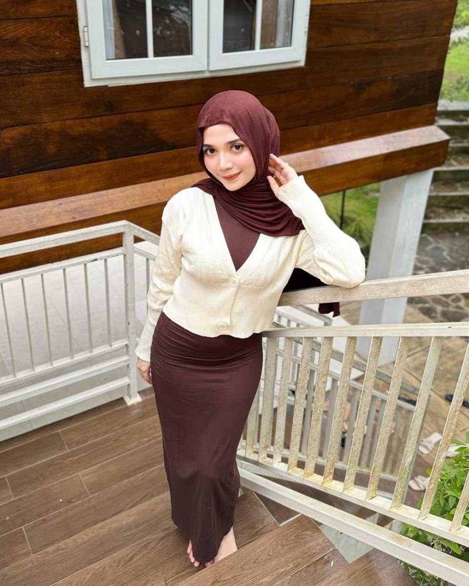potret ide clean outfit yang elegan ala Yowanda Firdausi (instagram.com/ywndfrds)