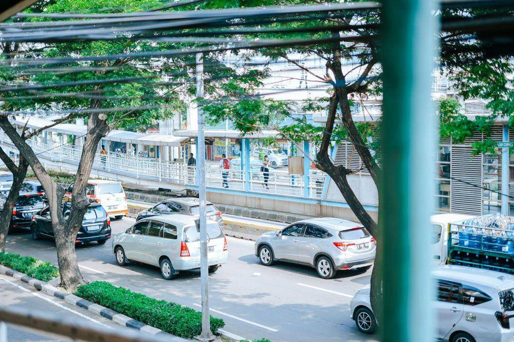Ilustrasi halte Transjakarta (unsplash.com/muhammad arief)