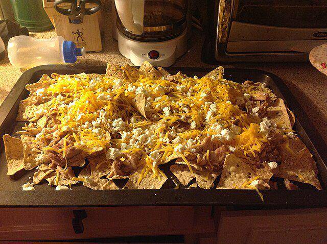 ilustrasi panaskan nachos (commons.wikimedia.org/Marie)