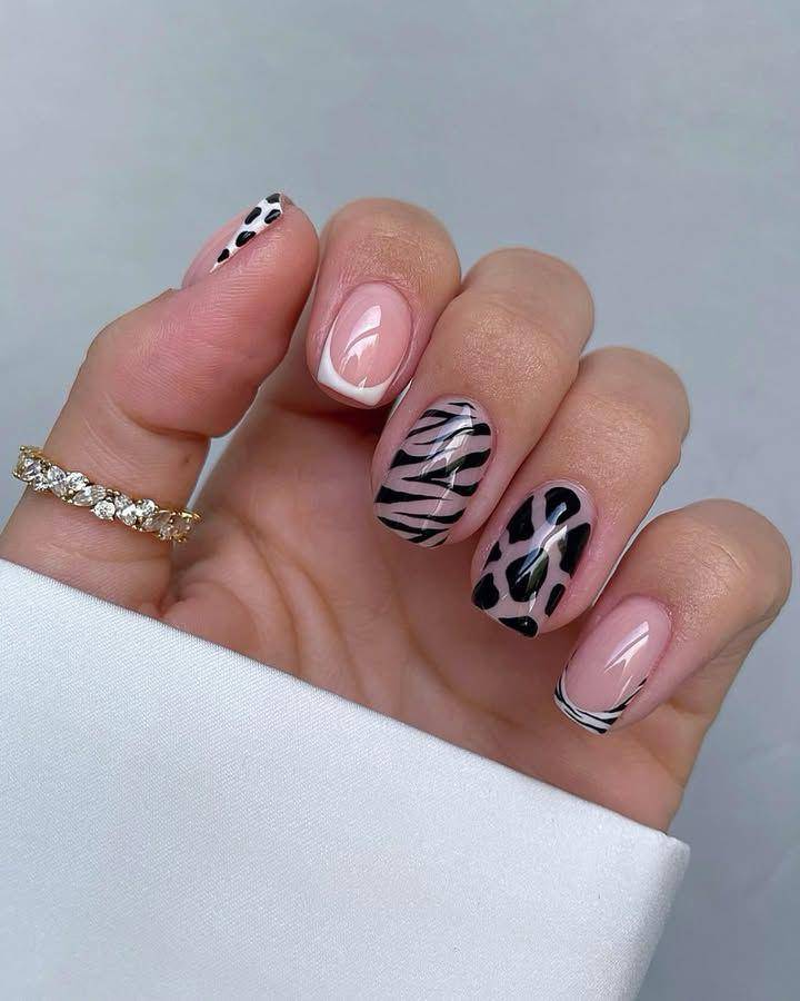 inspirasi squoval nail art (instagram.com/nails.by.iz_)