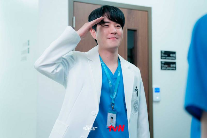 Moon Tae Yoo di drama Hospital Playlist 2 (Dok. tvN/Hospital Playlist 2)