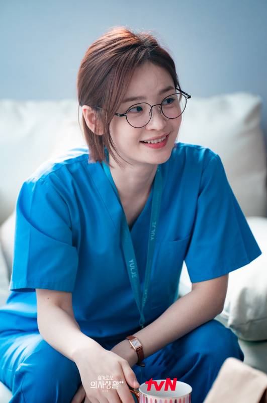 Jeon Mi Do di drama Hospital Playlist 2 (Dok. tvN/Hospital Playlist 2)